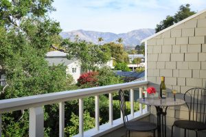 cheshire cat inn balcony